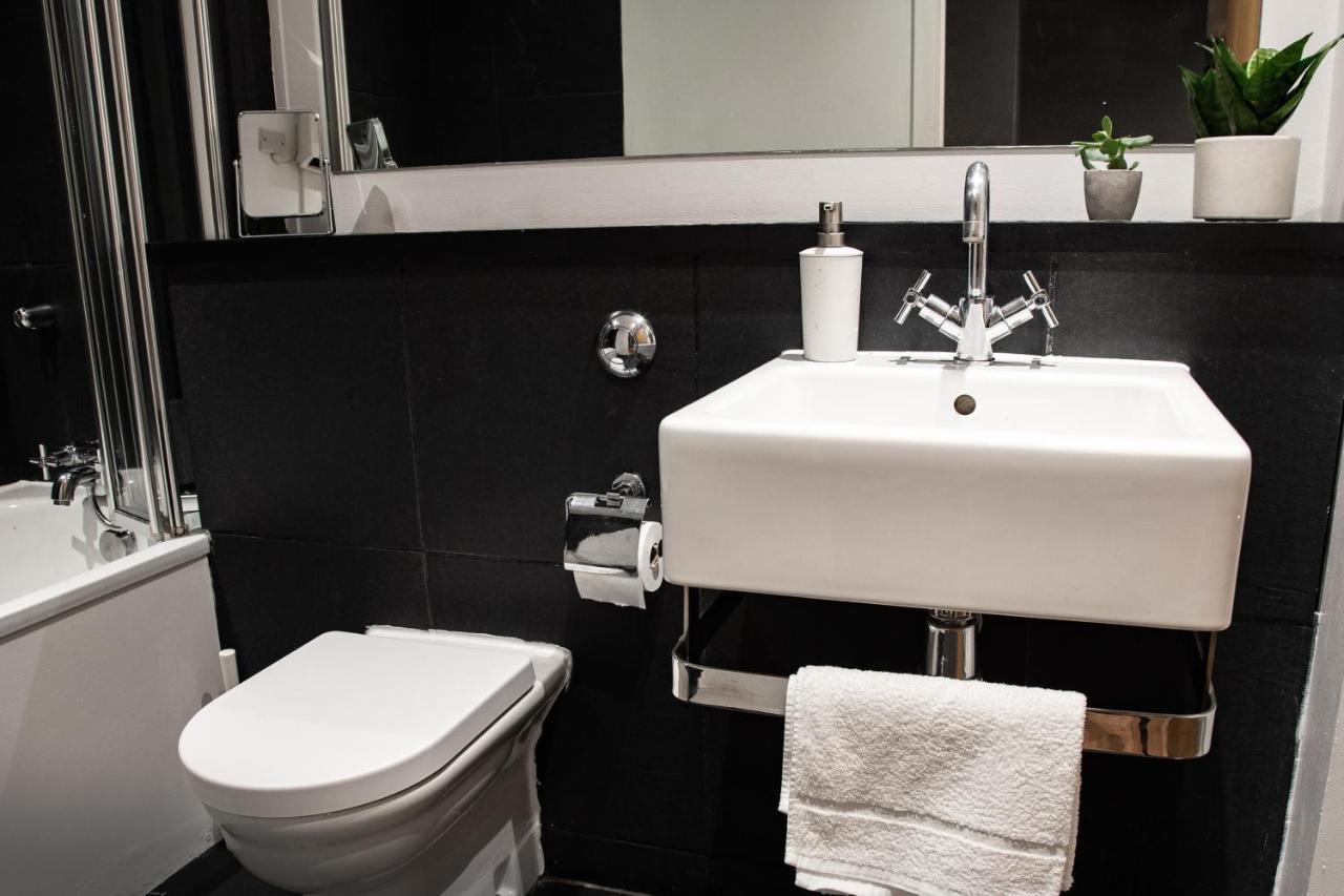 Modern Merchant By George Square Apartment Glasgow