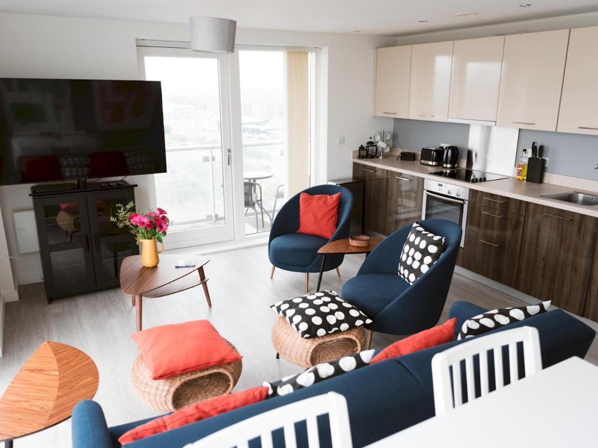 Pass The Keys Lovely New 1-bedroom Harbour River View Glasgow