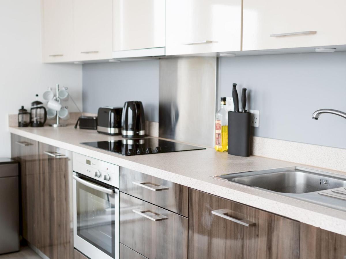 Pass The Keys Lovely New 1-bedroom Harbour River View * Glasgow