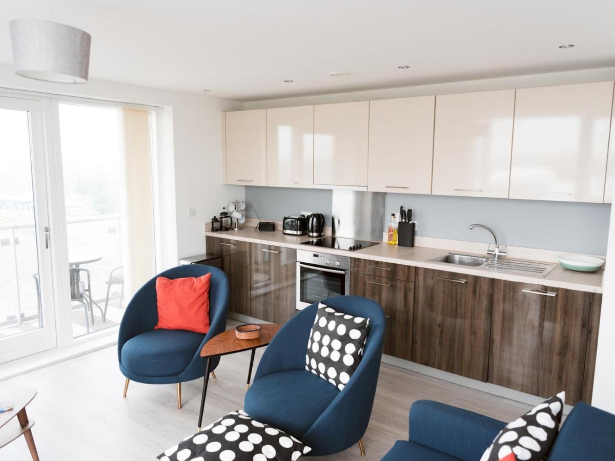 Pass The Keys Lovely New 1-bedroom Harbour River View Apartment *
