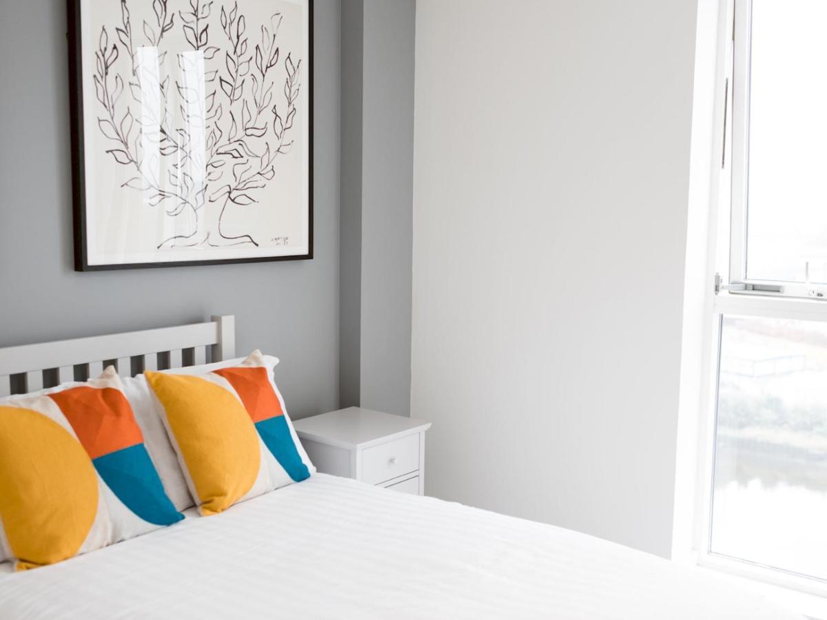 Apartment Pass The Keys Lovely New 1-bedroom Harbour River View Glasgow