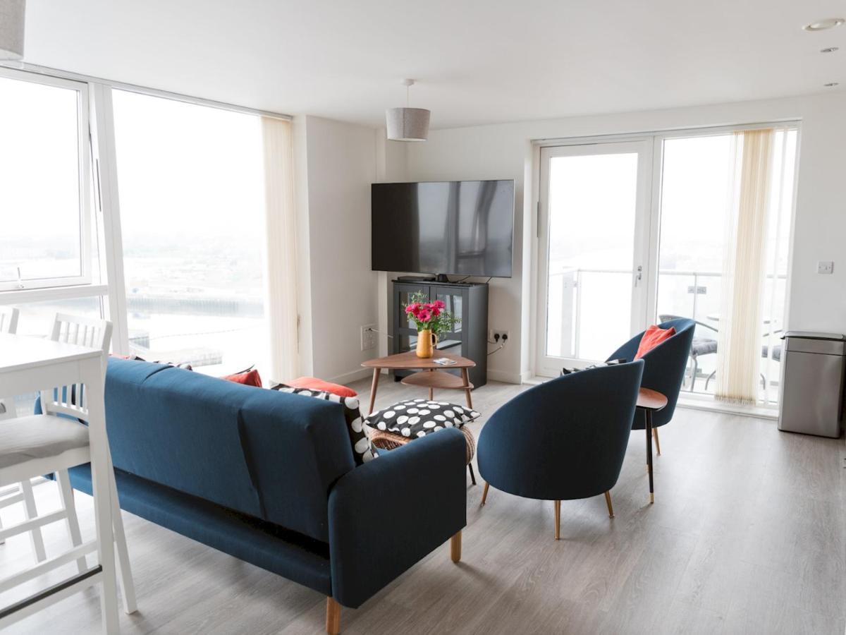 Pass The Keys Lovely New 1-bedroom Harbour River View Apartment *