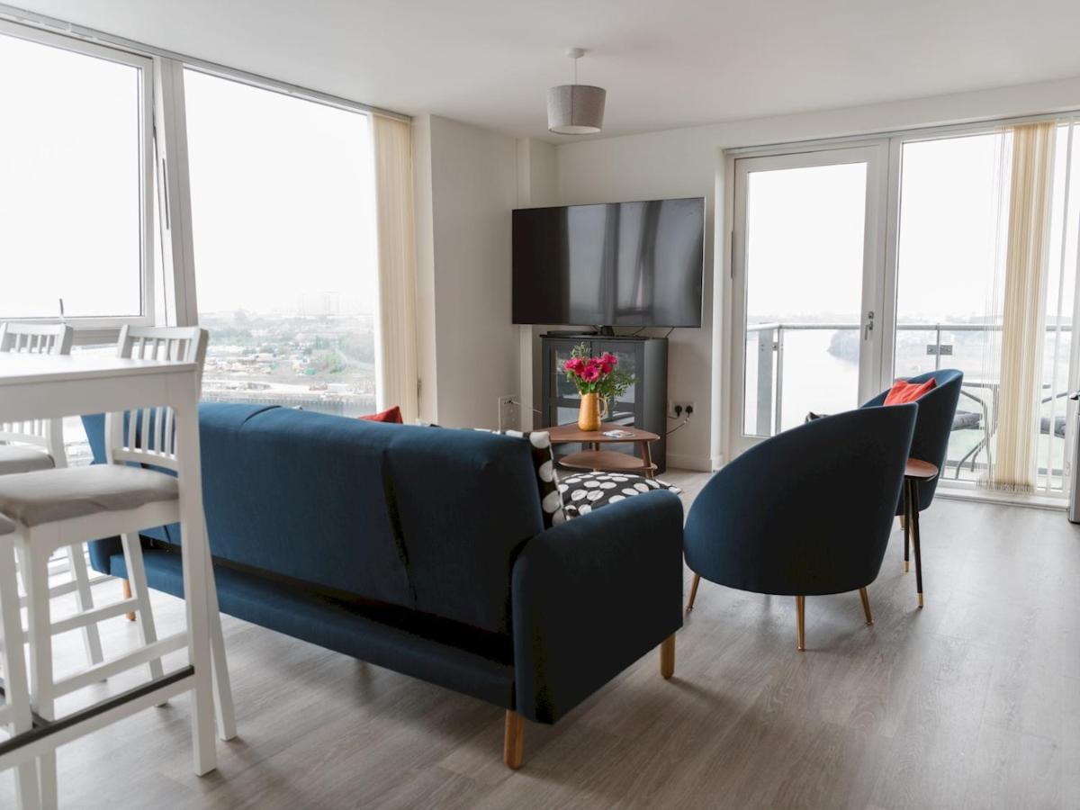 Apartment Pass The Keys Lovely New 1-bedroom Harbour River View Glasgow