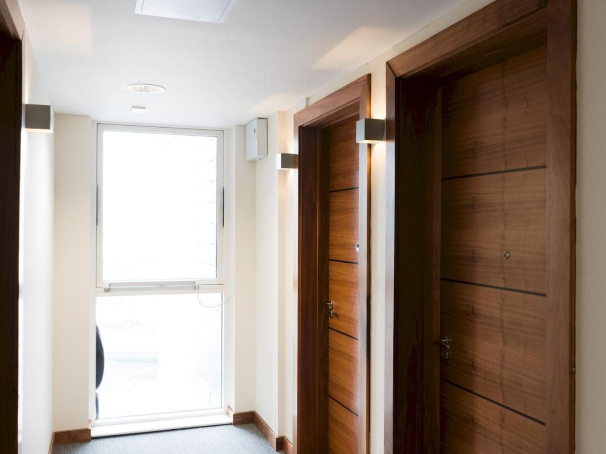 Apartment Pass The Keys Lovely New 1-bedroom Harbour River View *
