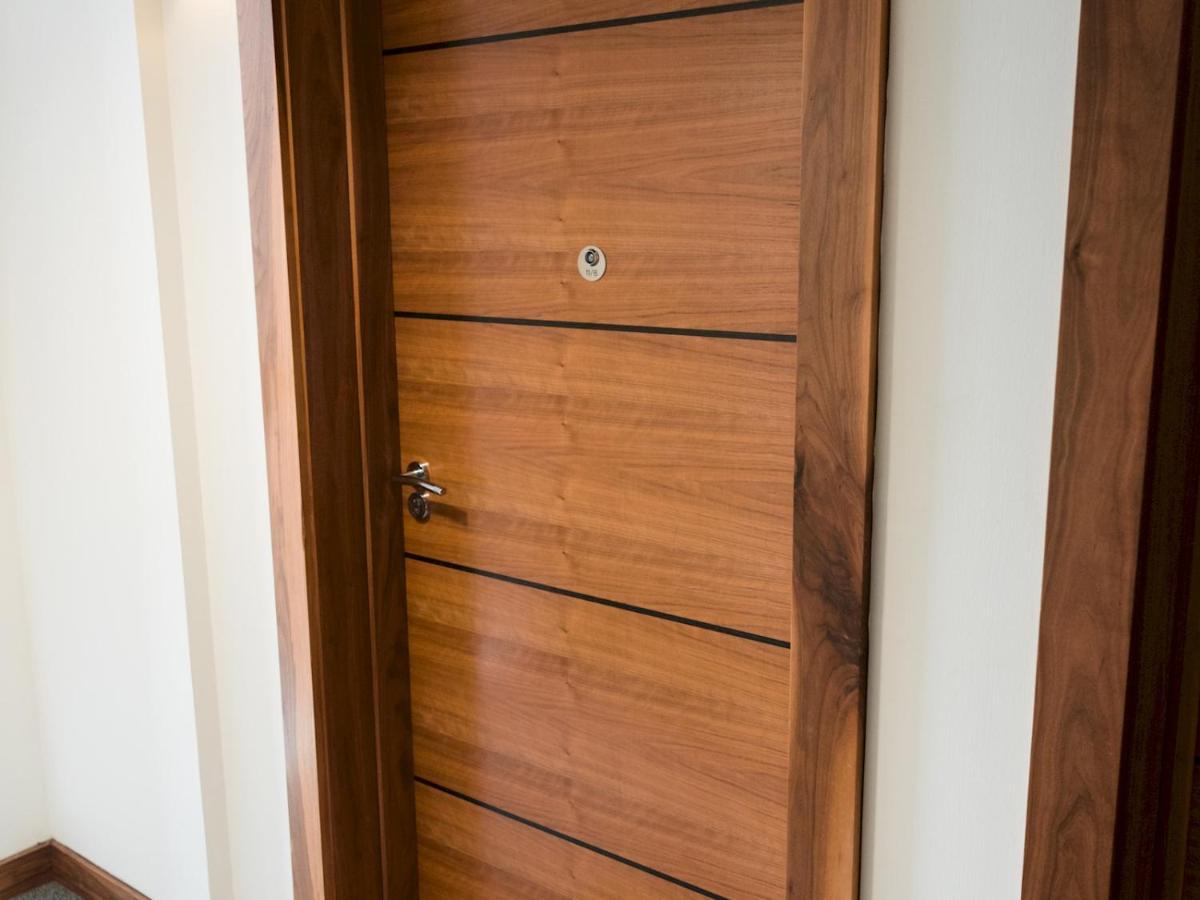Pass The Keys Lovely New 1-bedroom Harbour River View Apartment