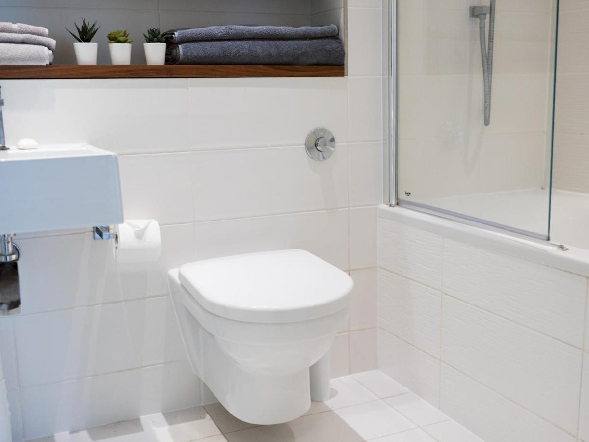 Pass The Keys Lovely New 1-bedroom Harbour River View *