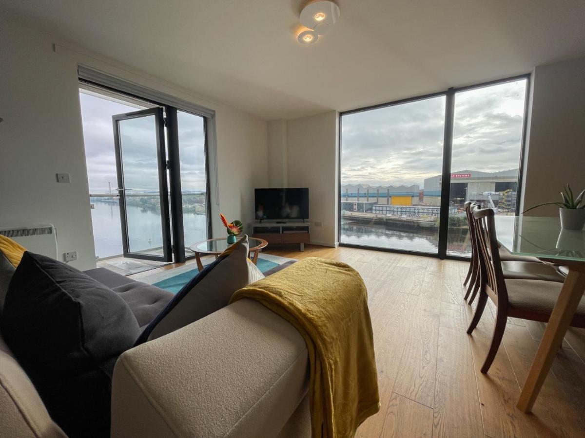 Apartment River Clyde View With Terrace & Parking
