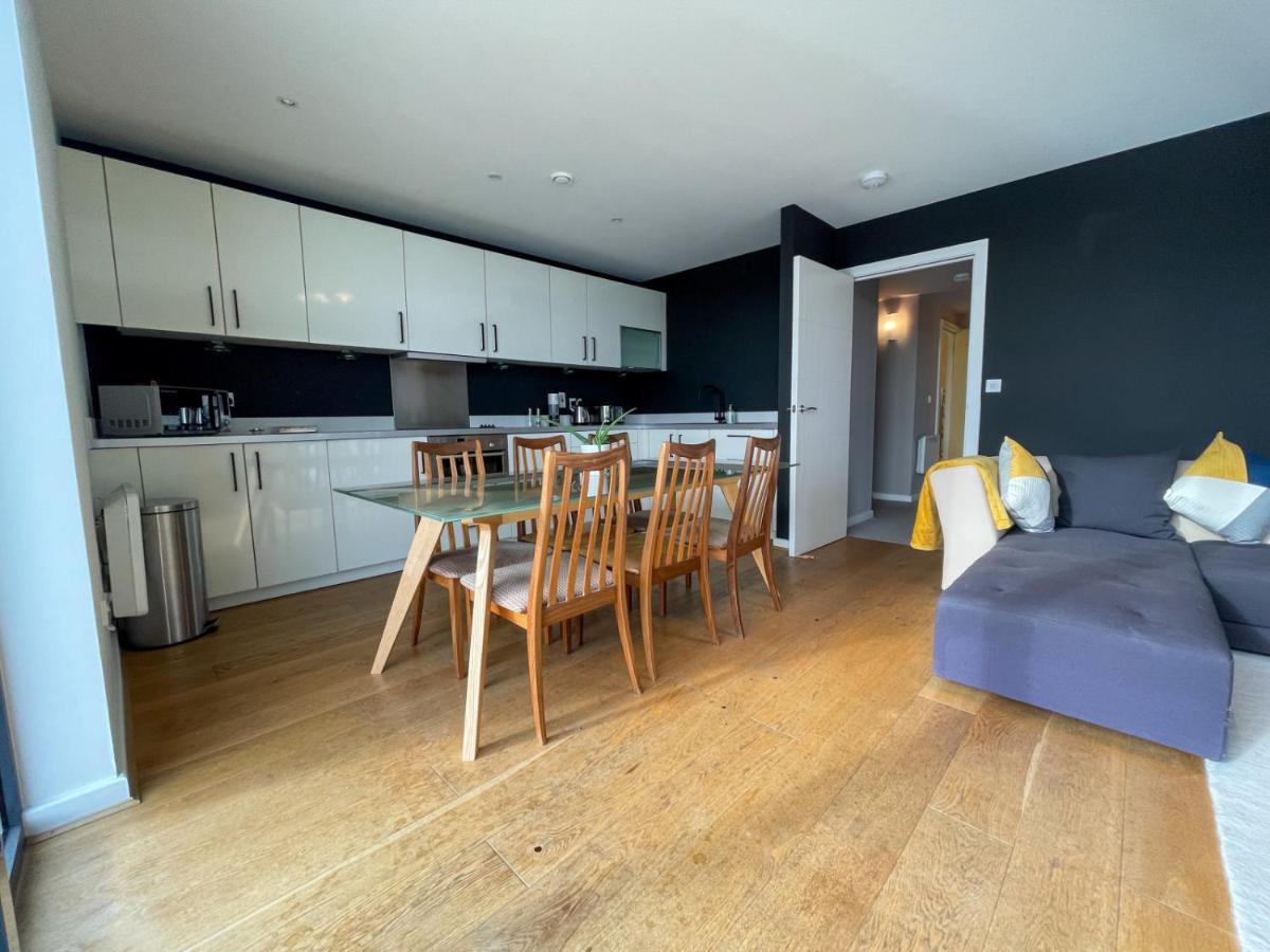 River Clyde View With Terrace & Parking Apartment Glasgow