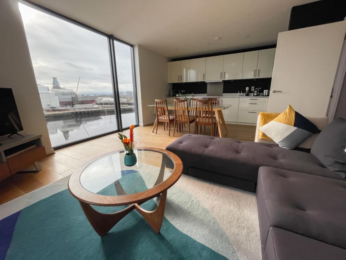 River Clyde View With Terrace & Parking Apartment *