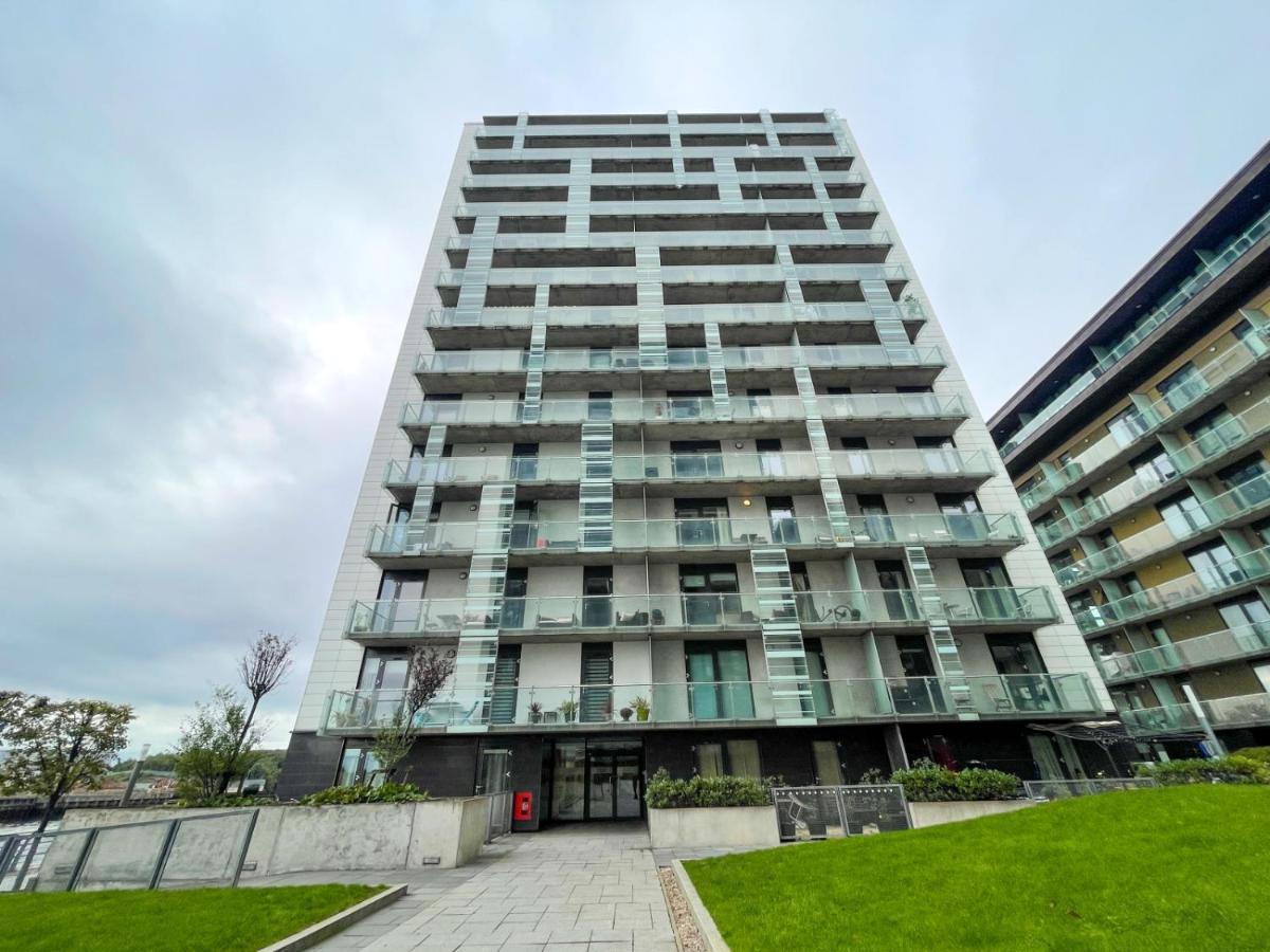 River Clyde View With Terrace & Parking Apartment Glasgow