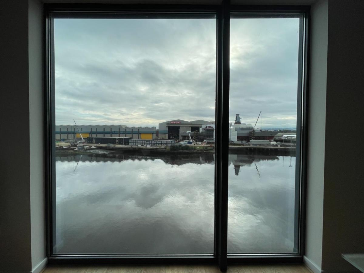 River Clyde View With Terrace & Parking Apartment *