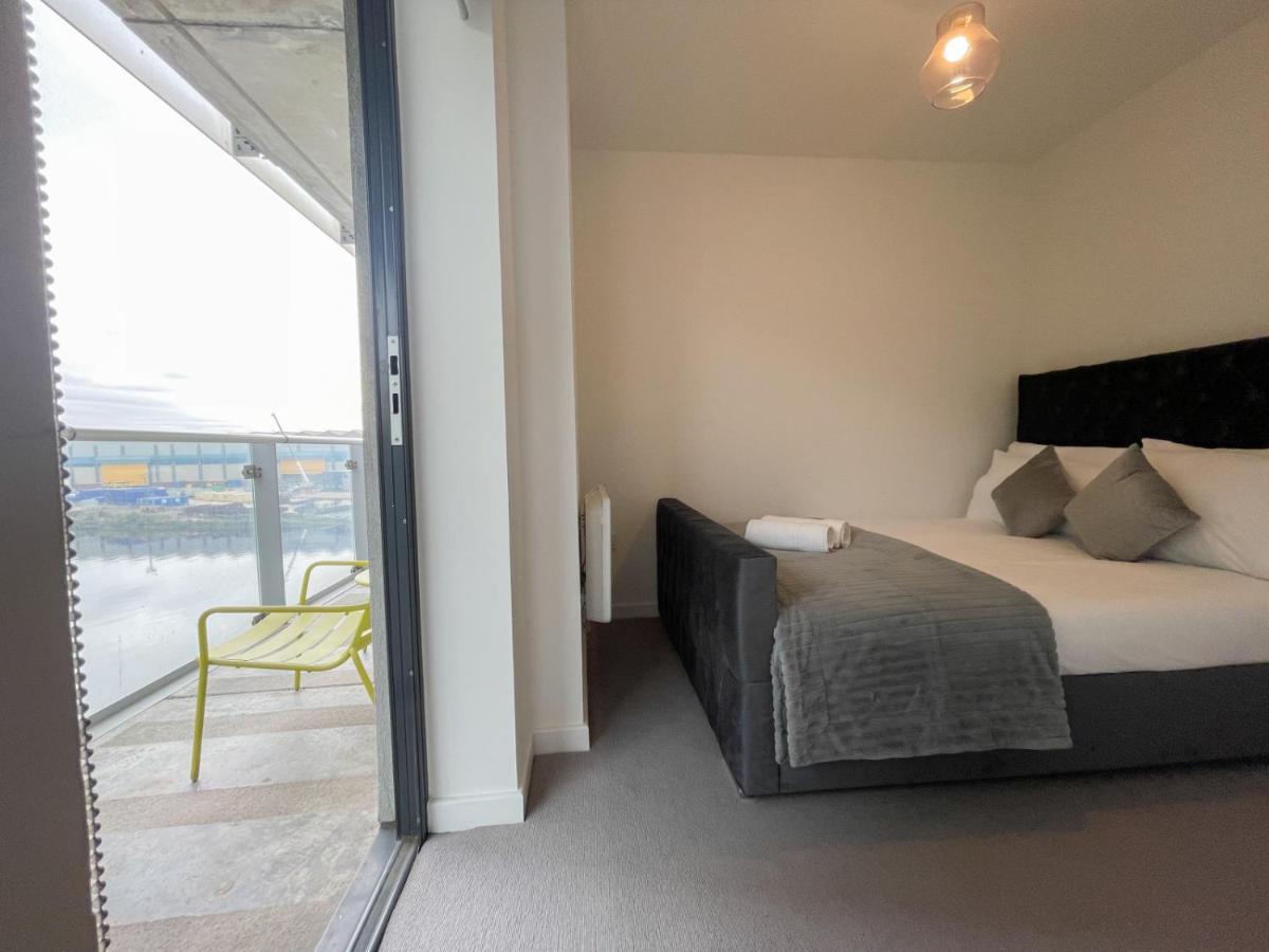 River Clyde View With Terrace & Parking *