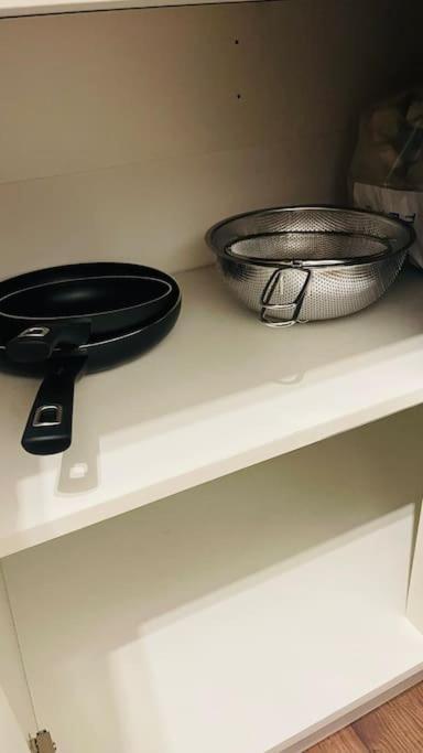 Apartment Lavish Modern 1 Bedroom Apt Close To Centre *