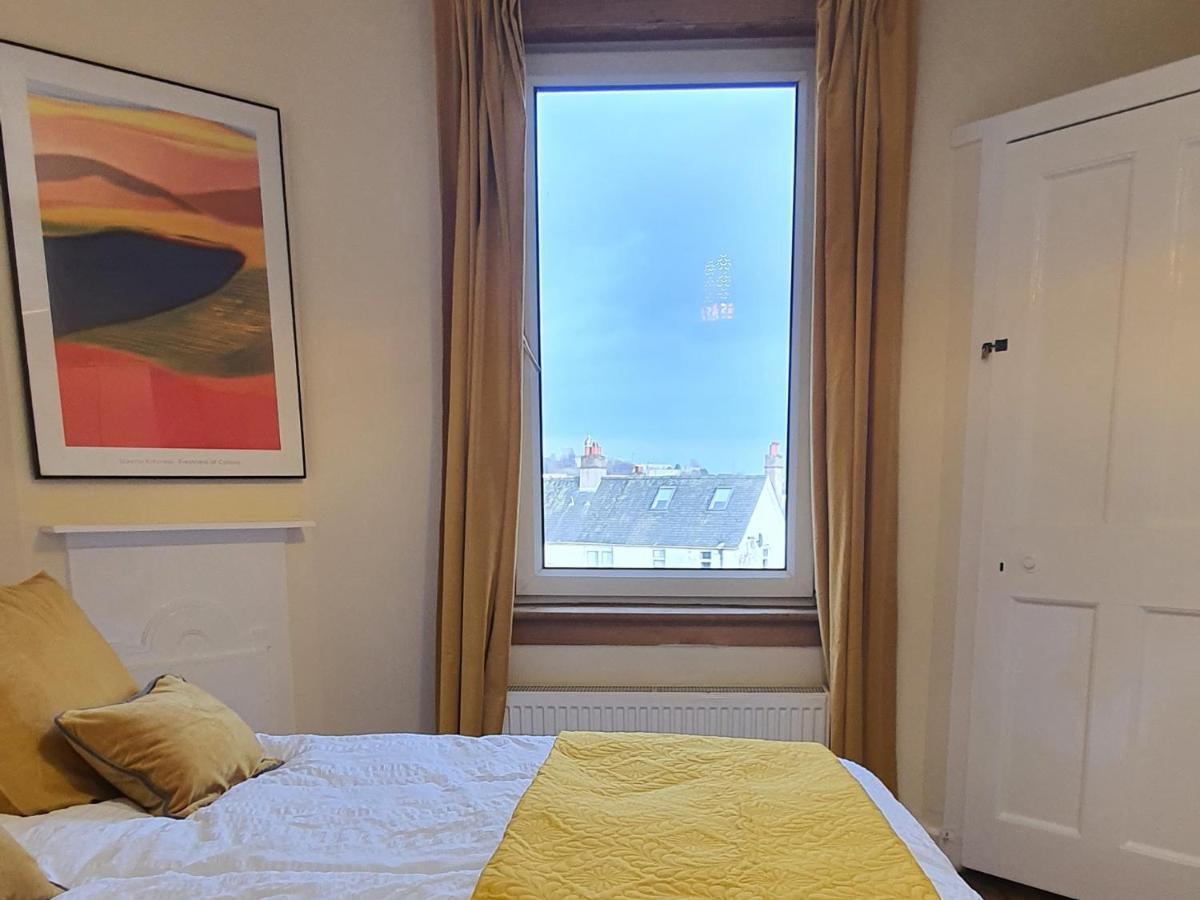Large 3 Bed West End Free Parking & Electric Vehicle Point *