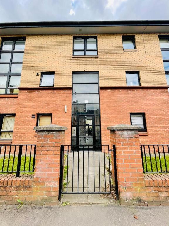 Apartment Modern 2 Bedroom With Free Parking
