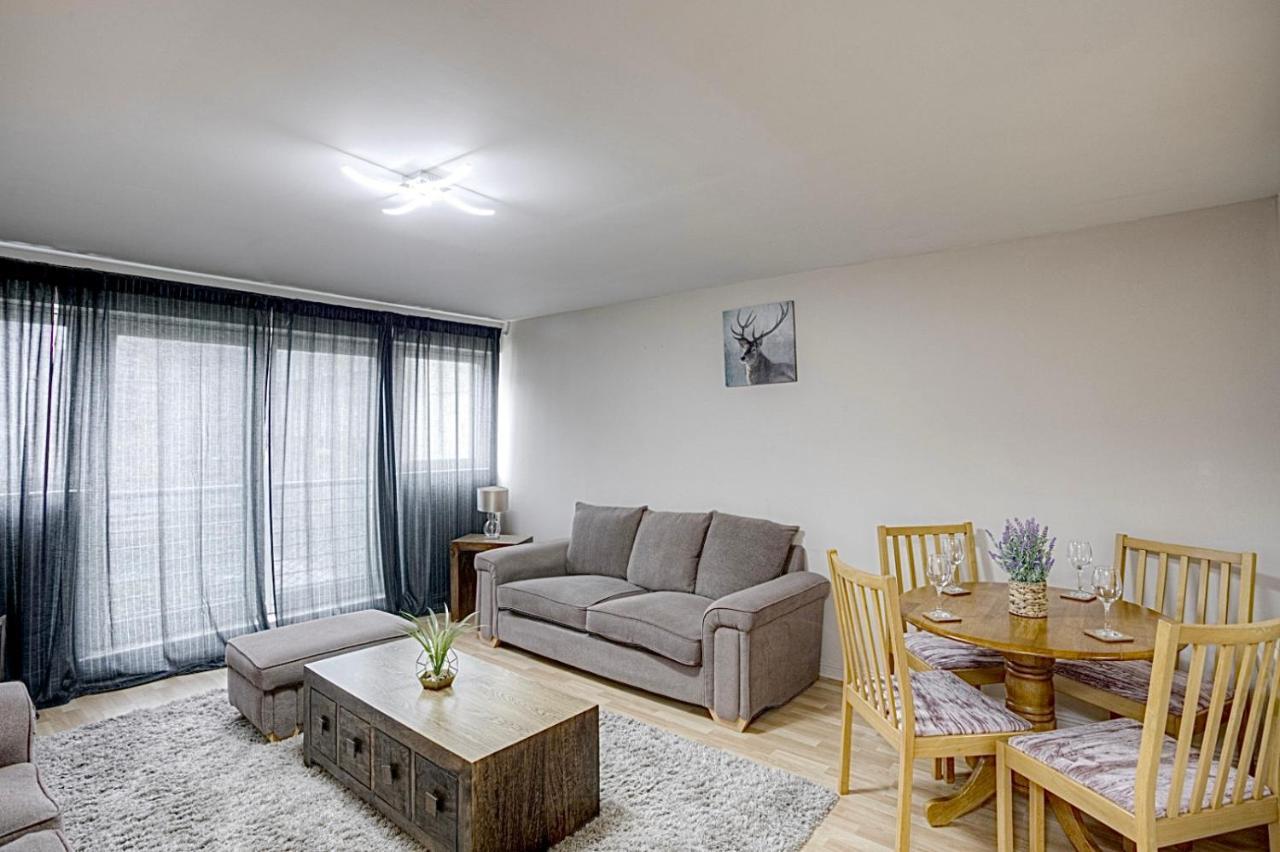 Spacious 2-bed Serviced With Free Secure Parking Central Sse Hydro Apartment