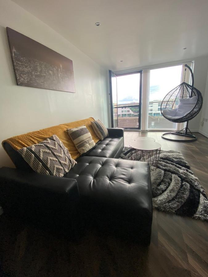 Secc/hydro Modern 6th Floor 2br Apartment, Great Views & Free Parking *