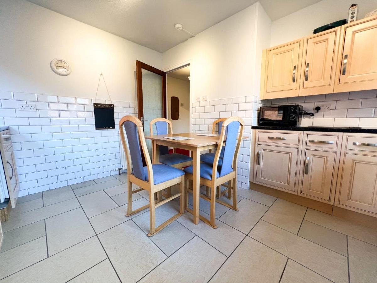 Anniesland 1bd Flat - Free Parking Apartment