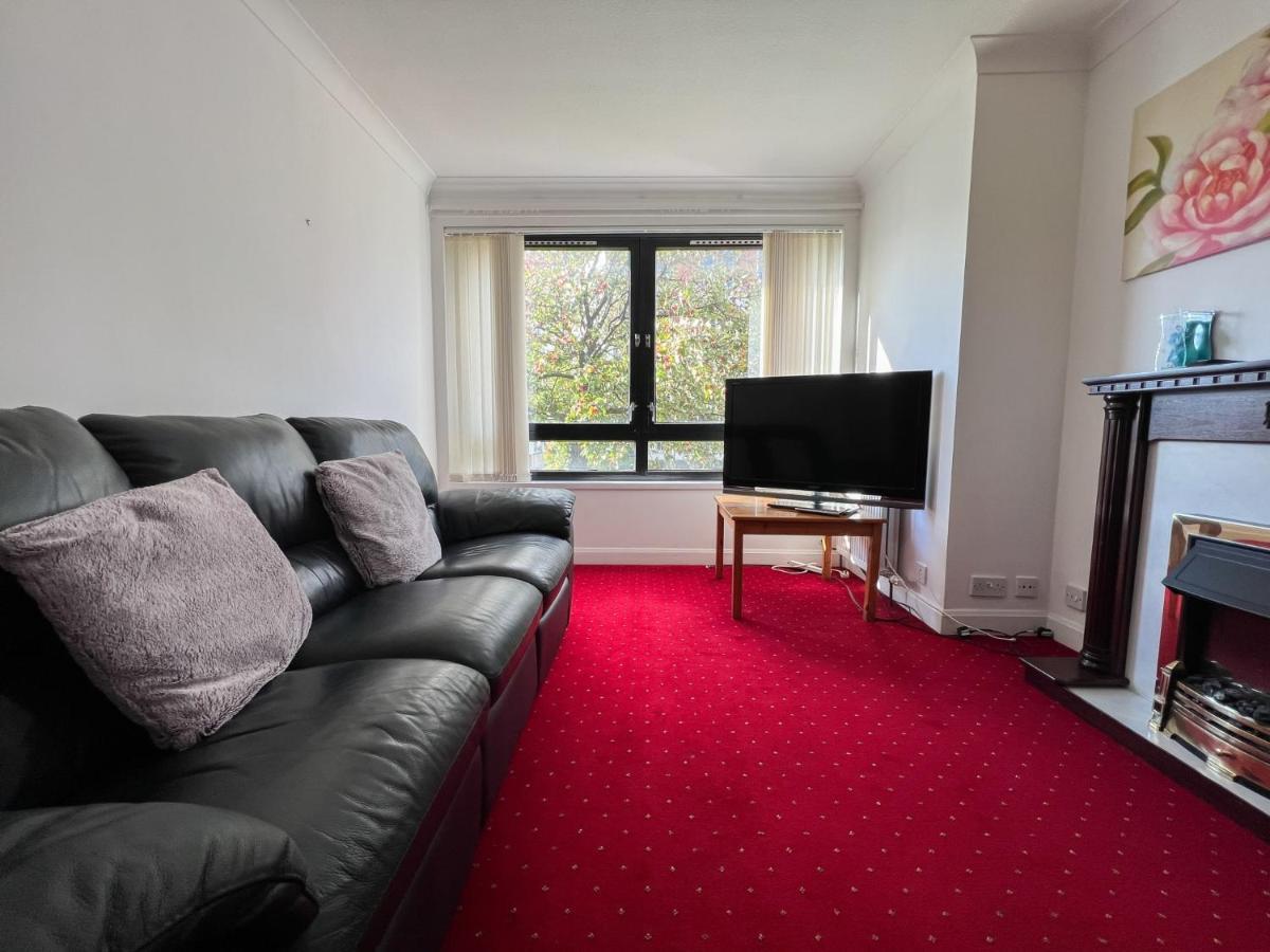 Anniesland 1bd Flat - Free Parking Apartment *