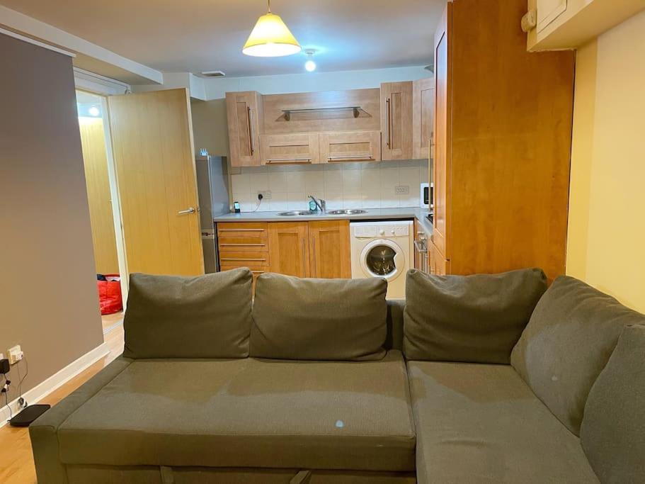 Cozy Nights - Moir St Apartment *