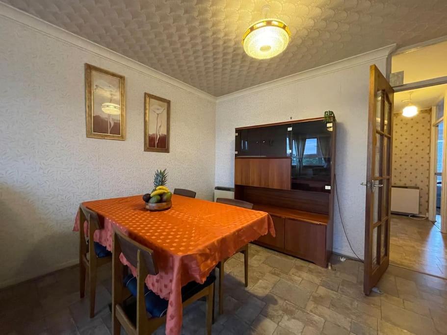 West End Hidden Gem - Modern 2-bedroom With Residents Patio Apartment *
