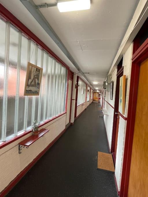Apartment West End Hidden Gem - Modern 2-bedroom With Residents Patio Glasgow