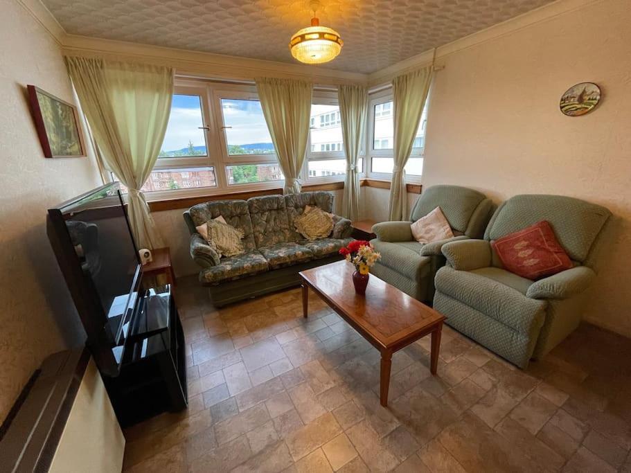 Apartment West End Hidden Gem - Modern 2-bedroom With Residents Patio