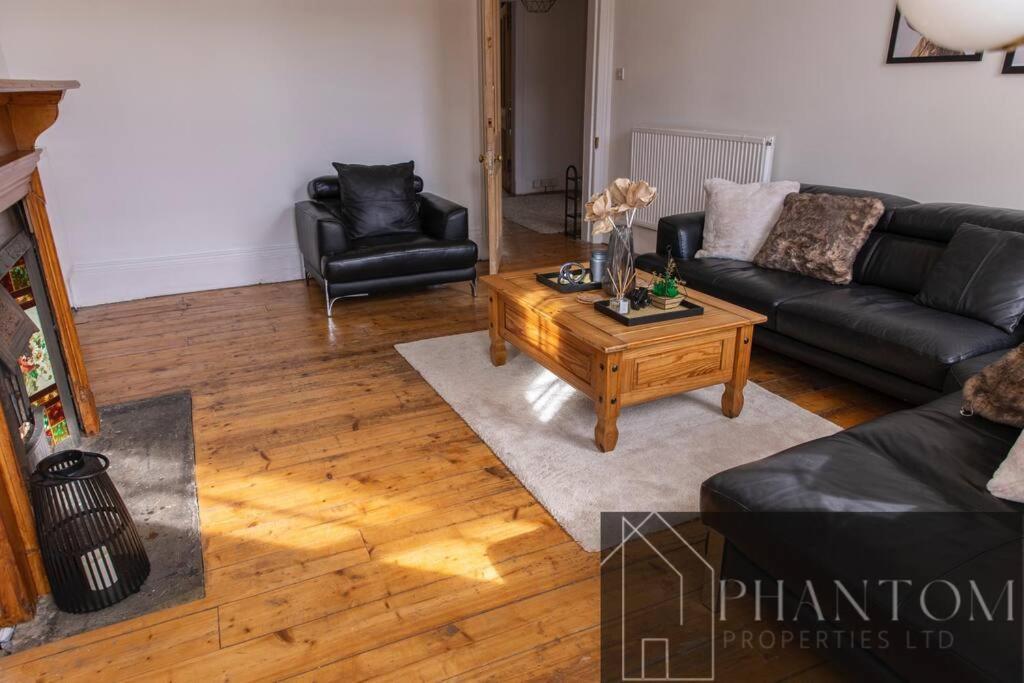 Venture Apartment *