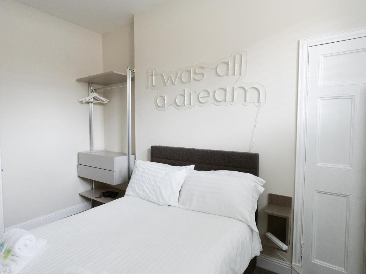 Per7-fm - 1 Bed Ground Floor Flat, Near Cessnock Subway *