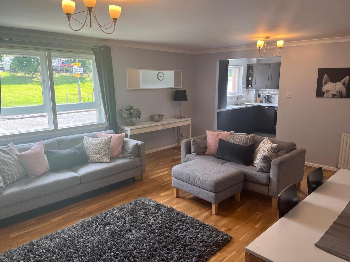 Apartment Flat Two, 212 Eaglesham Road, East Kilbride, *