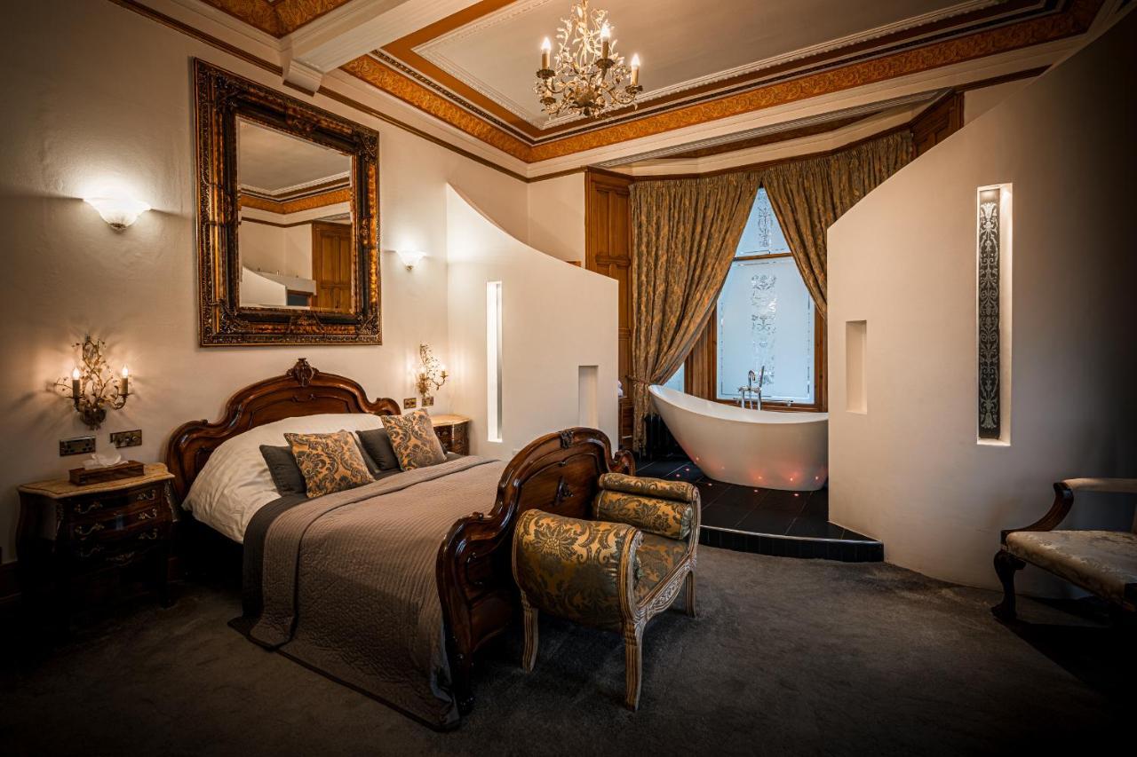 The Alamo Guest house