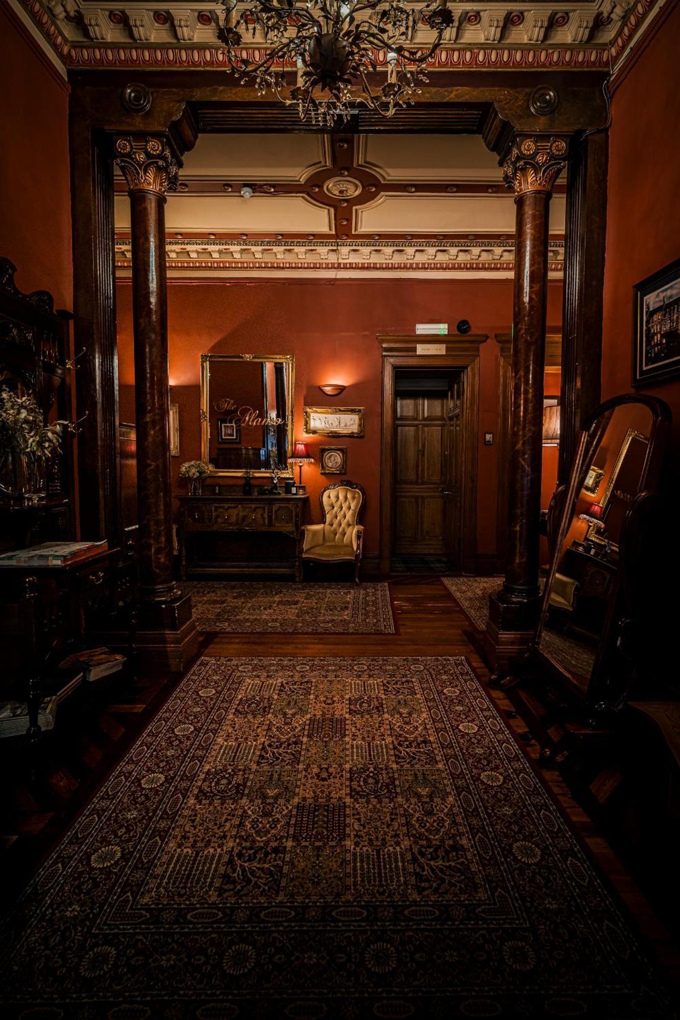 The Alamo Guest house 4*