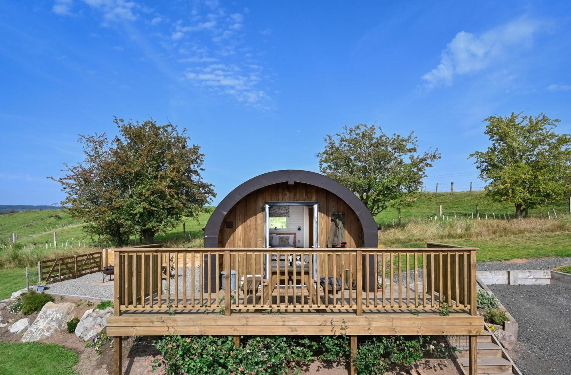Luxury Glamping Pods - The Heft & The Hirsel Apartment *
