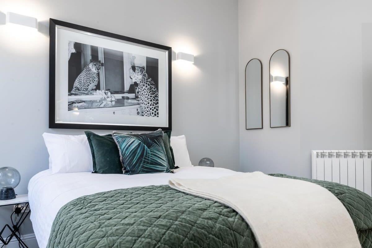Beautiful 4 Bed Flat In Perfect Location * Glasgow