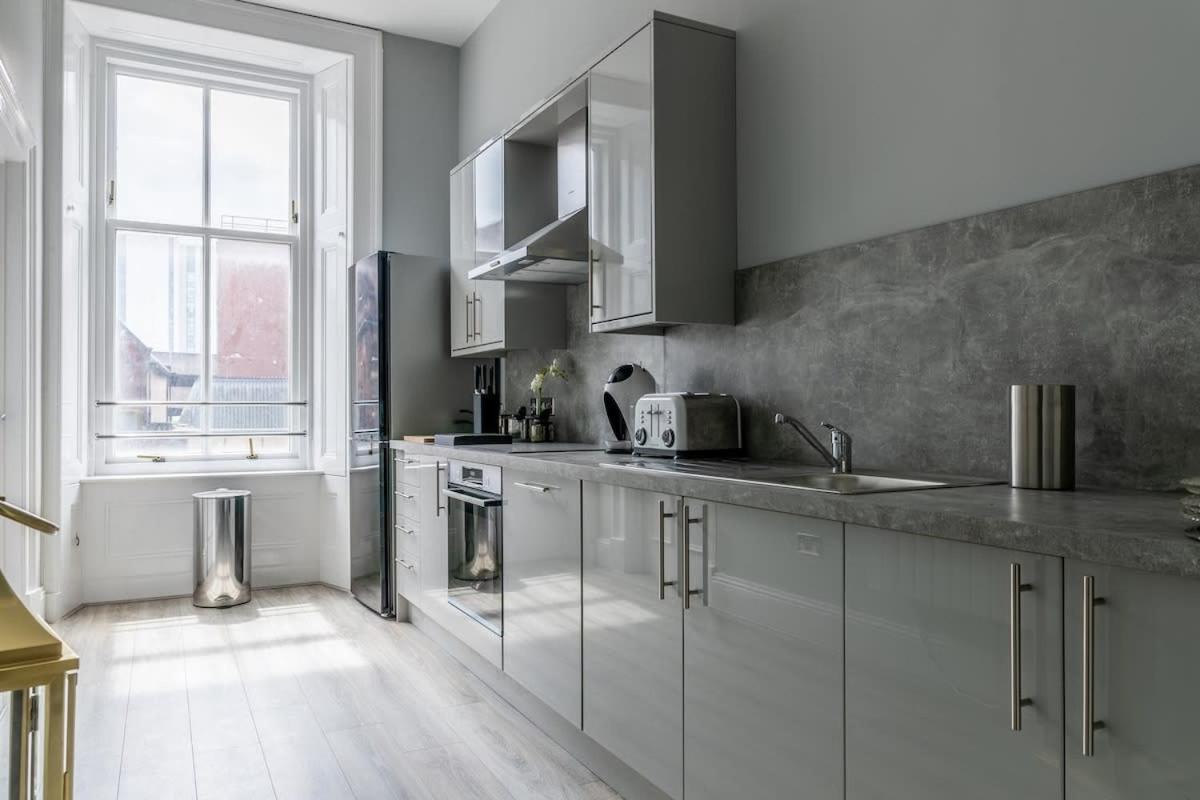 Apartment Beautiful 4 Bed Flat In Perfect Location *