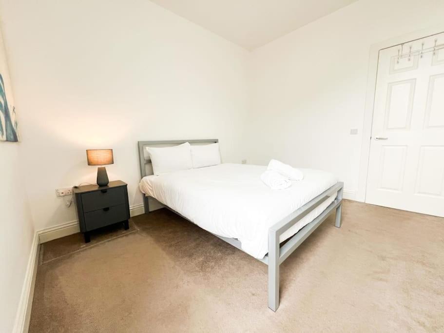 Chic Minimalist Retreat In Ibrox Apartment *