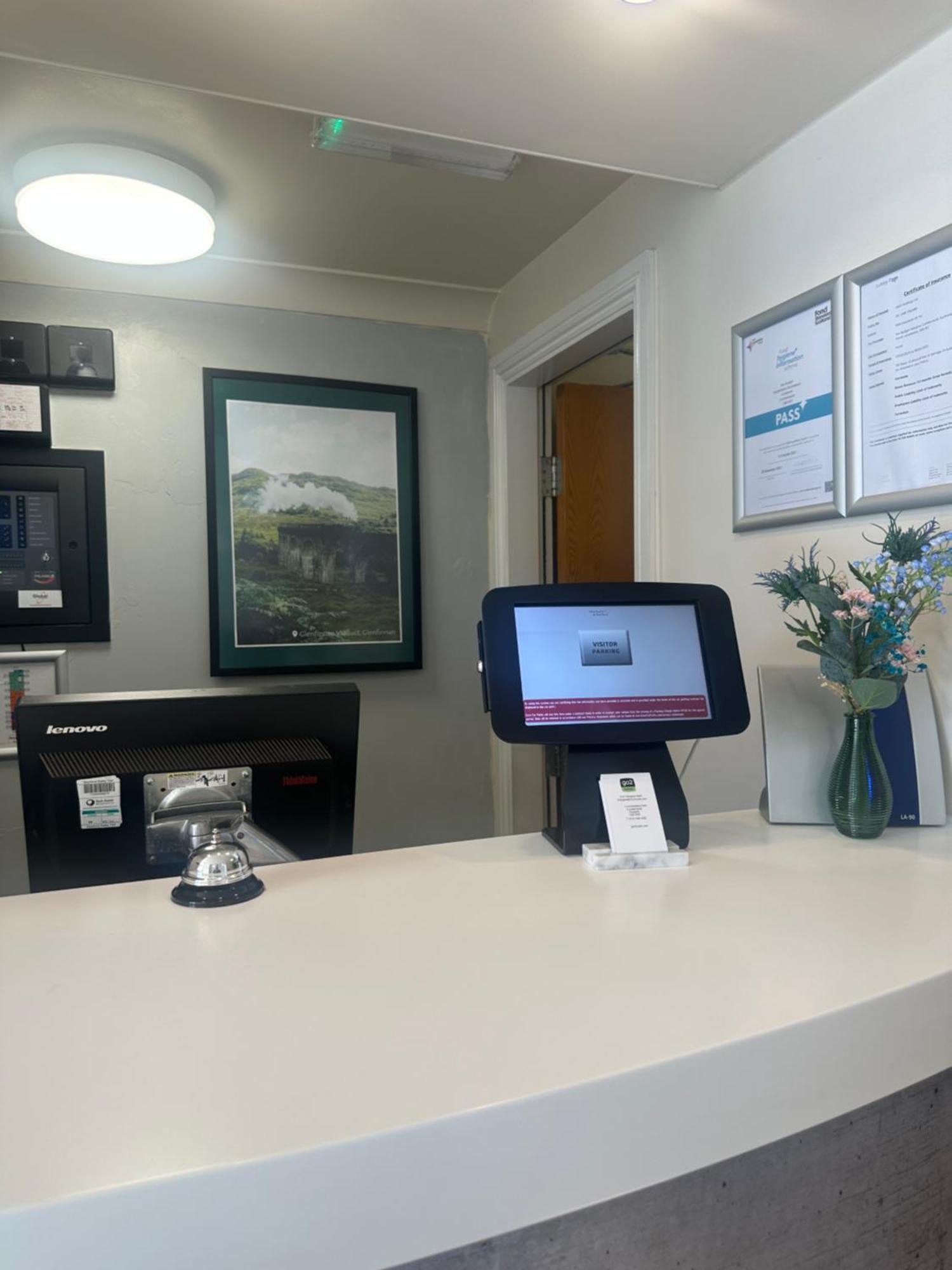 Go2 Glasgow - Free Parking And Pet Friendly 2* Cumbernauld