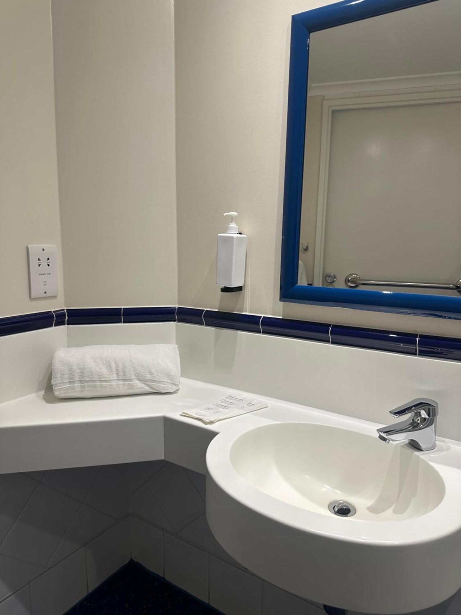 Go2 Glasgow - Free Parking And Pet Friendly 2* Cumbernauld