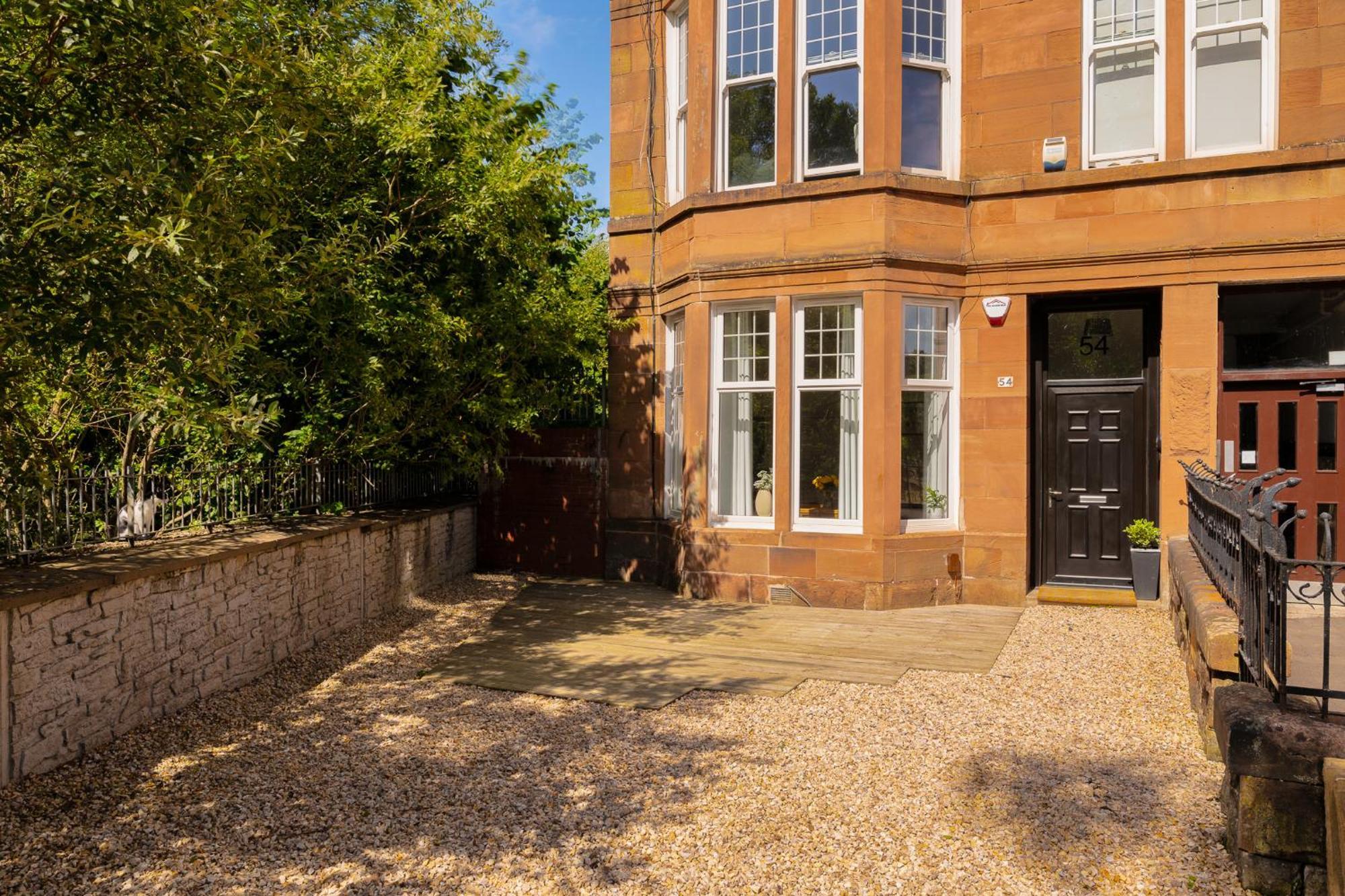 Woodford Street Apartment