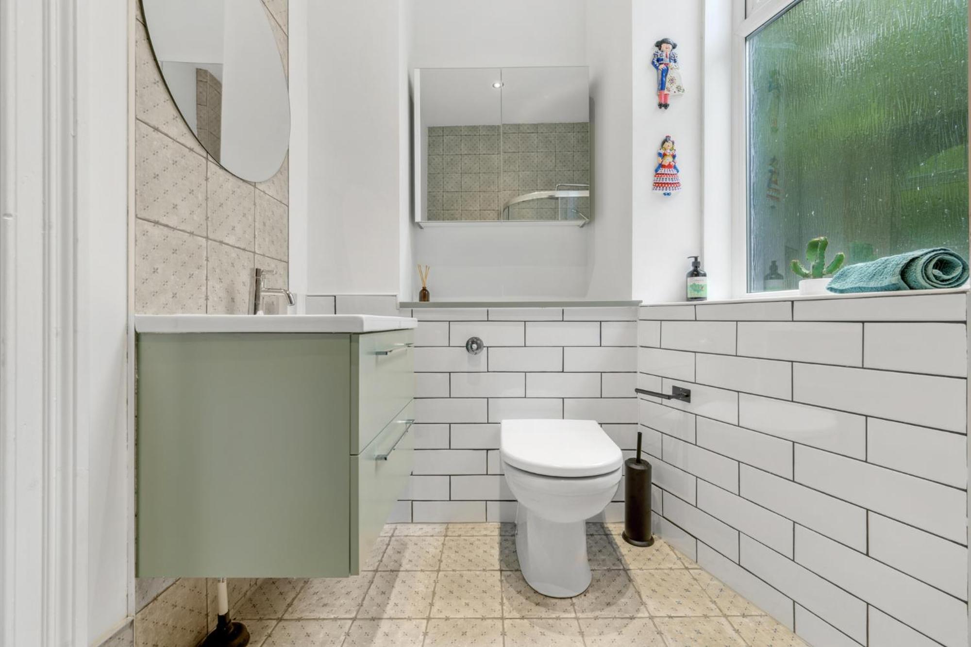 Woodford Street Apartment *