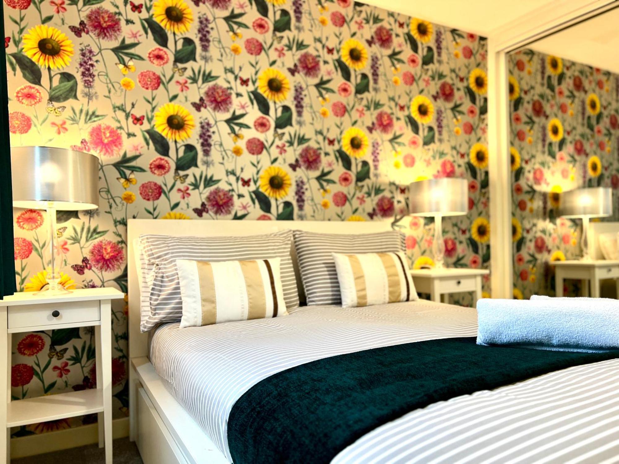 Ground Floor Flat With Free Parking & Wifi