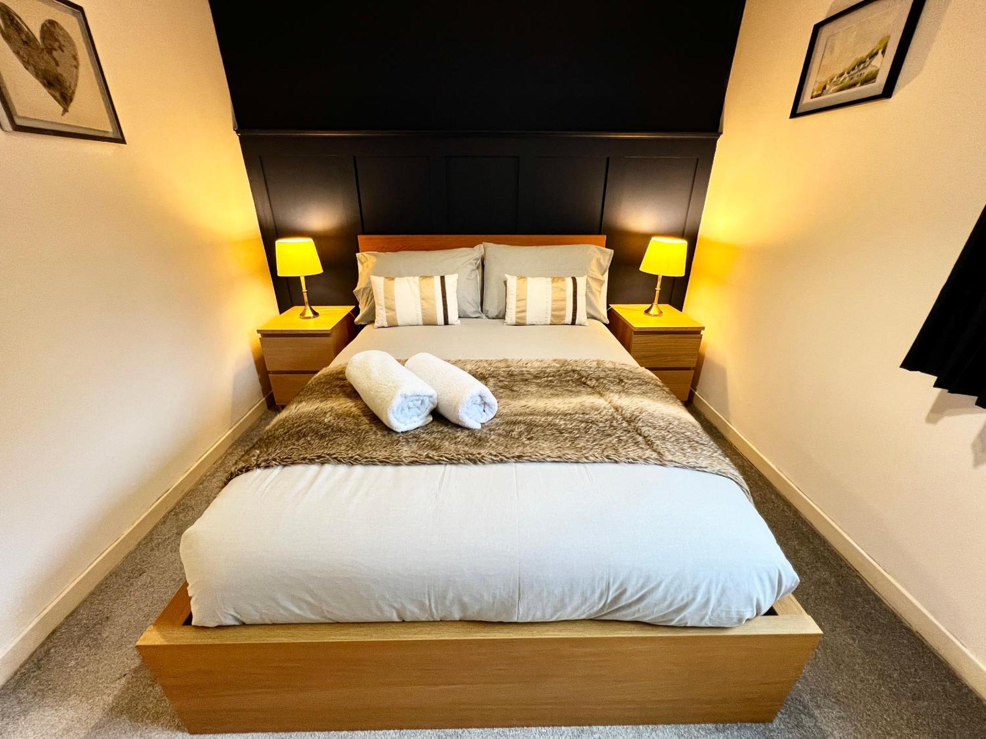 Ground Floor Flat With Free Parking & Wifi *