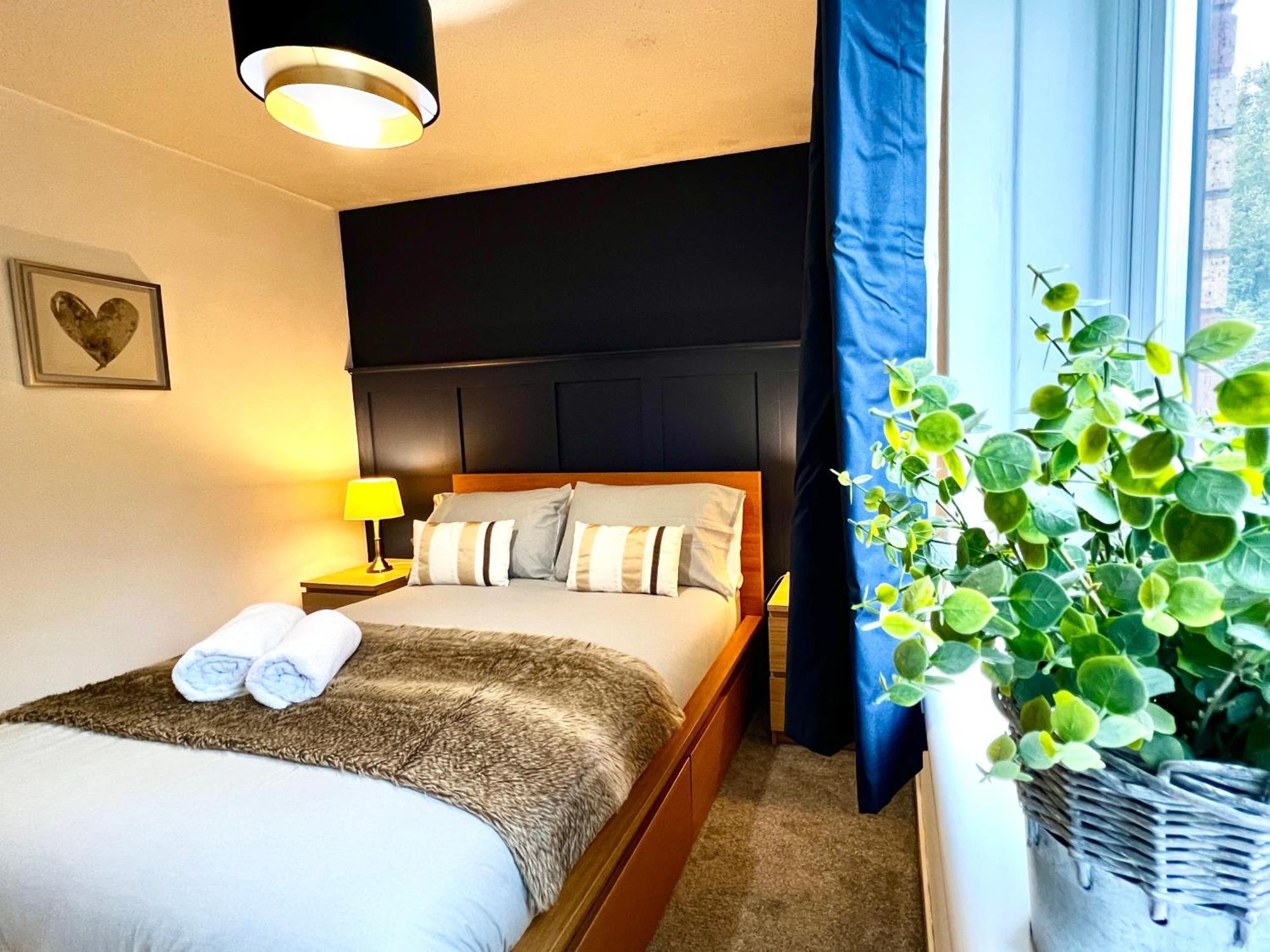 Apartment Ground Floor Flat With Free Parking & Wifi