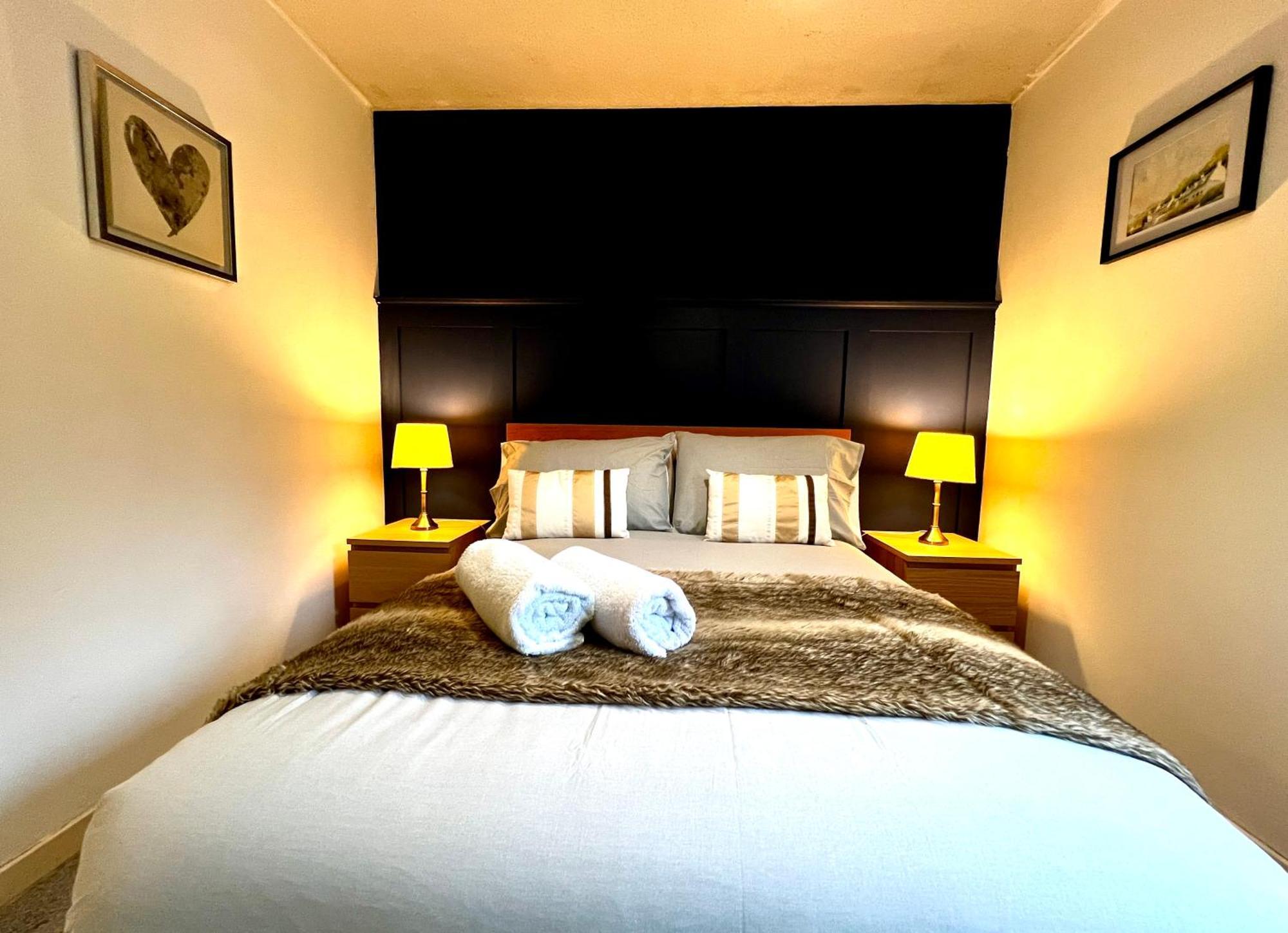 Apartment Ground Floor Flat With Free Parking & Wifi Glasgow