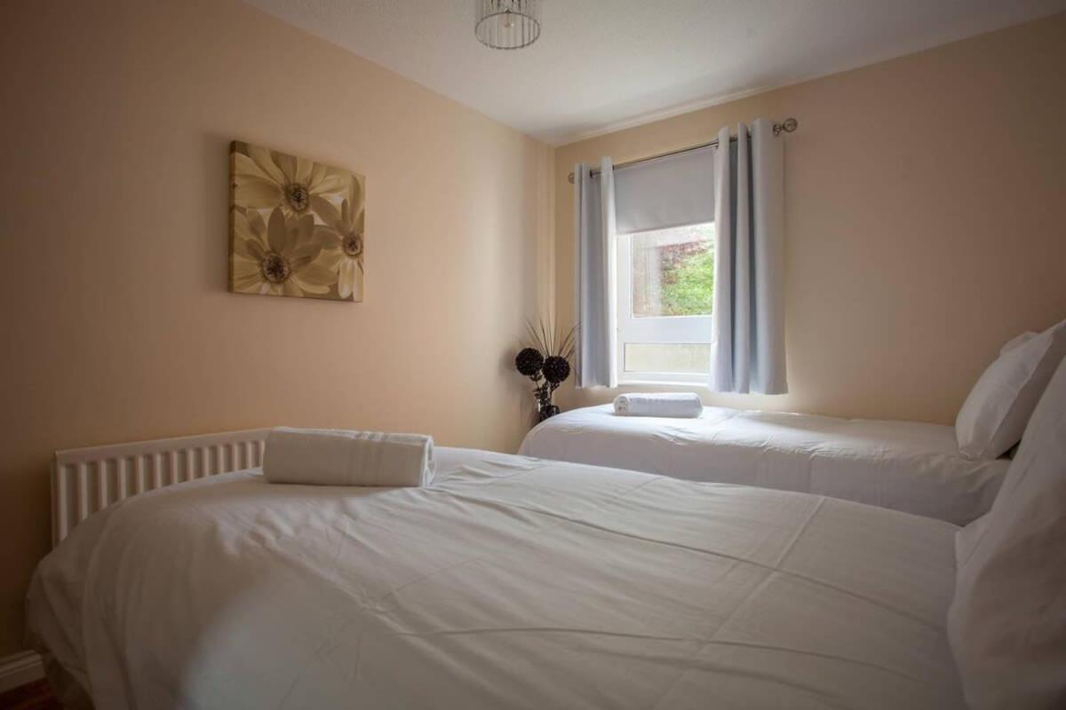 Homely Flat Close To Centre With Free Parking Apartment Glasgow