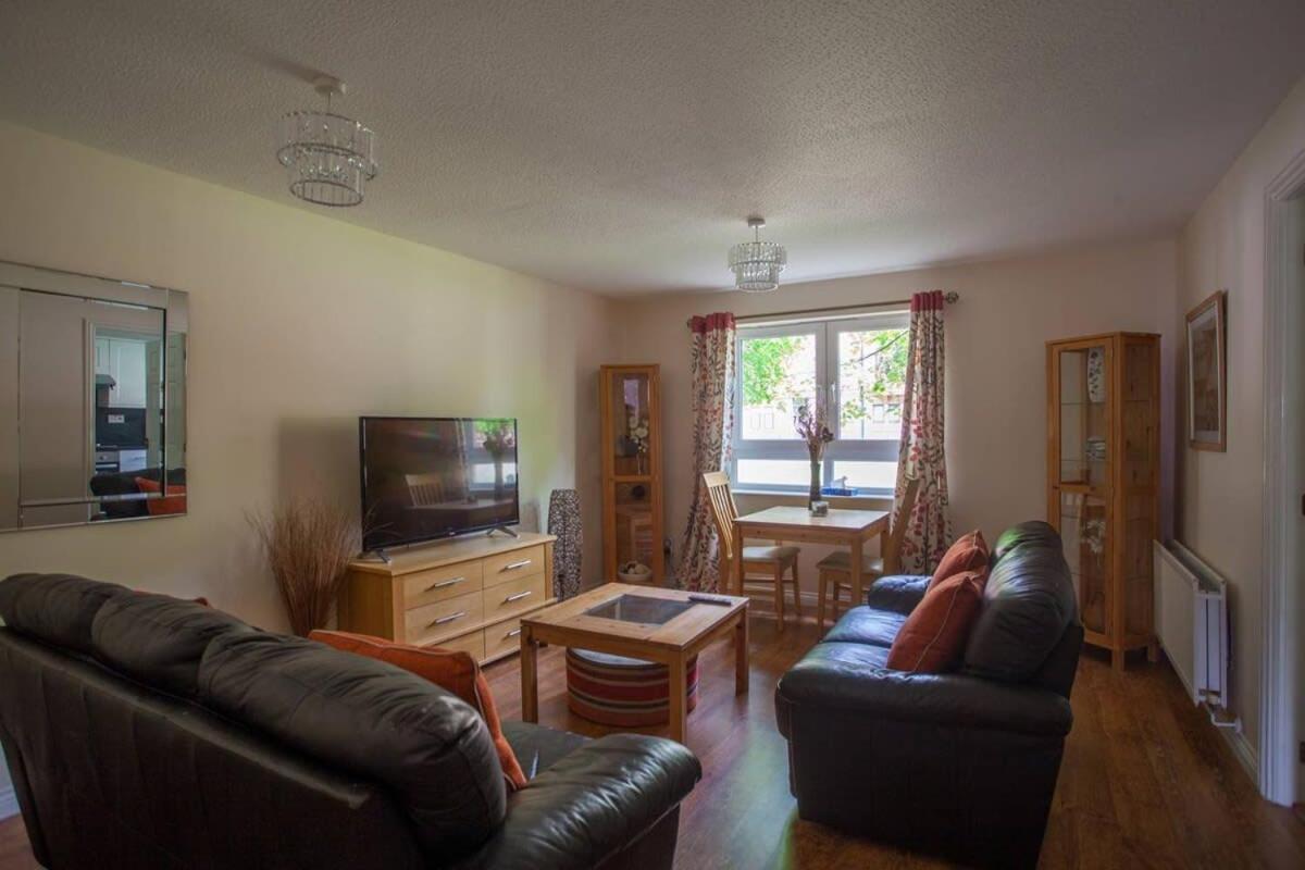 Apartment Homely Flat Close To Centre With Free Parking