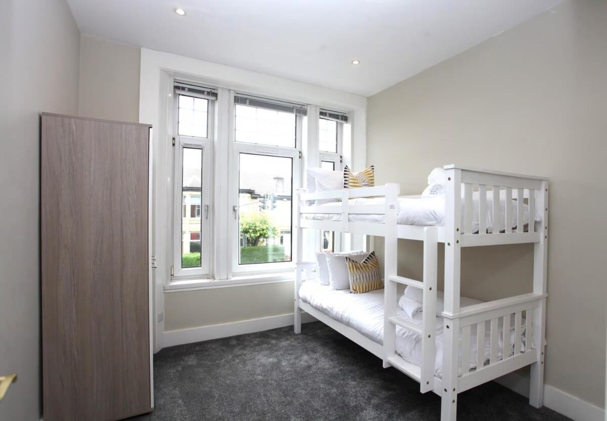 Three Bedroom Upper Flat In Jordanhill * Glasgow