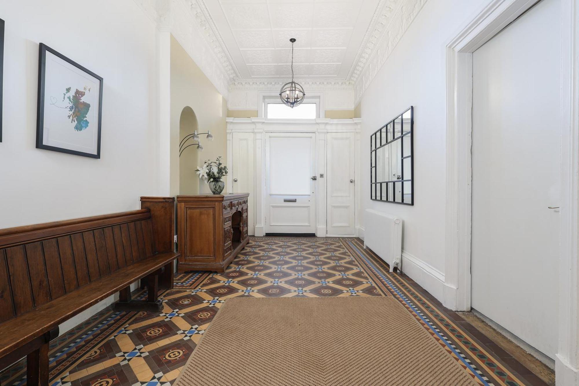 Extravagant 6 Bed Victorian Townhouse With Hot Tub * Glasgow