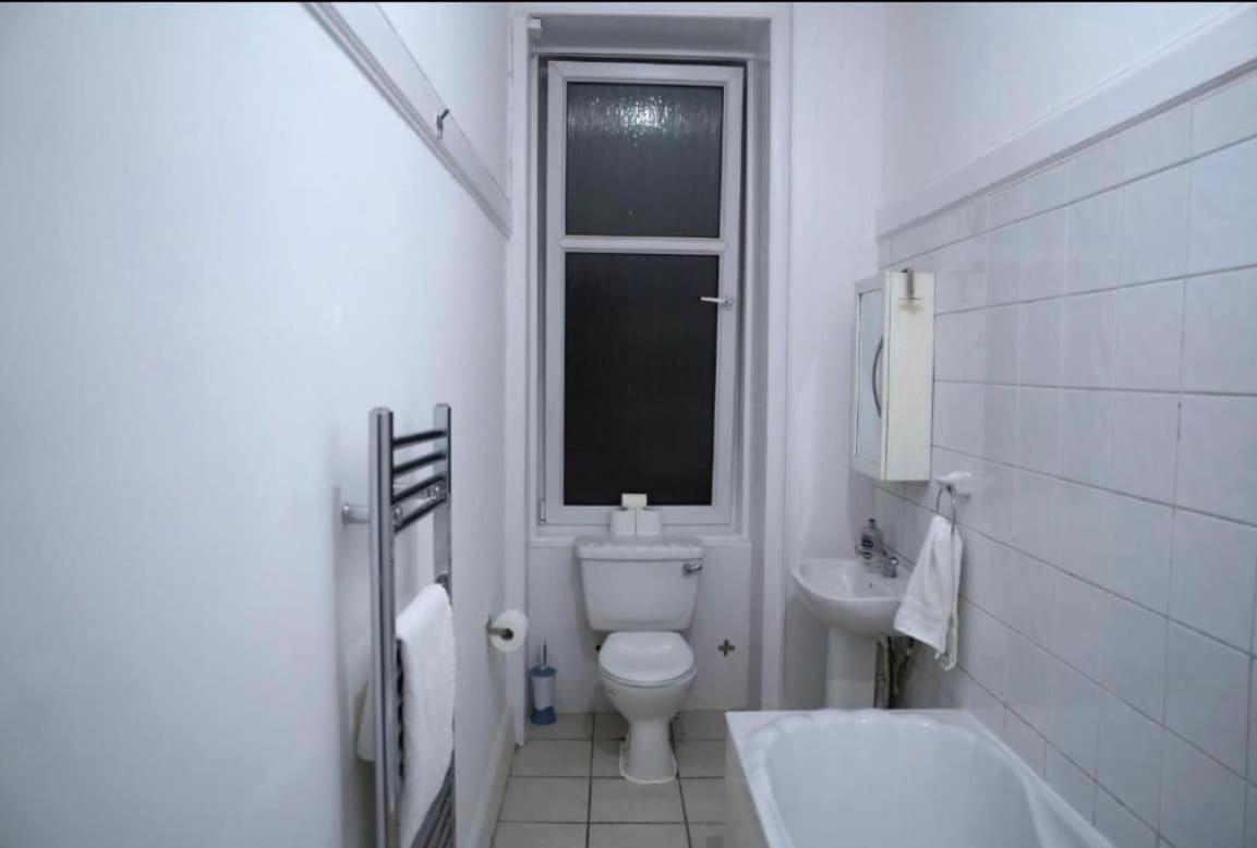 Apartment Newly Refurbished 2 Bed ! Glasgow