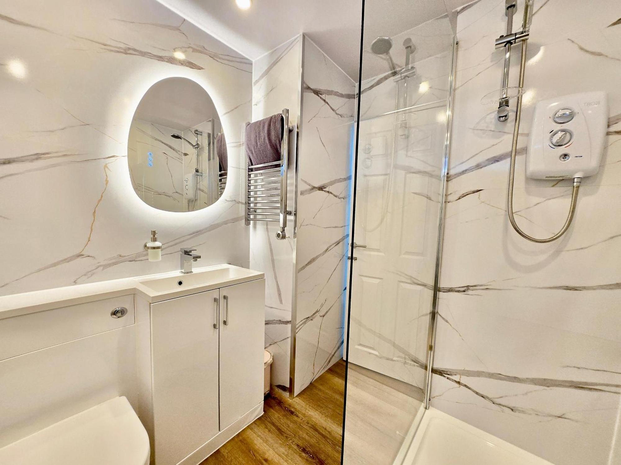 One Bed In The Heart Of Apartment